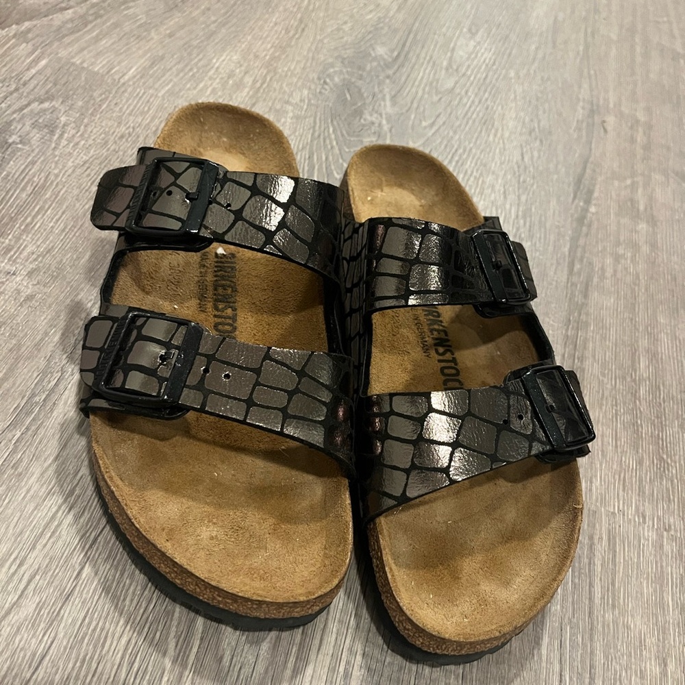 Birkenstock Arizona Sandals Size Size 40 Gator Gleam Black Metallic
